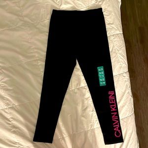 Hi, I’m selling legging from Costco. They haven’t been worn.